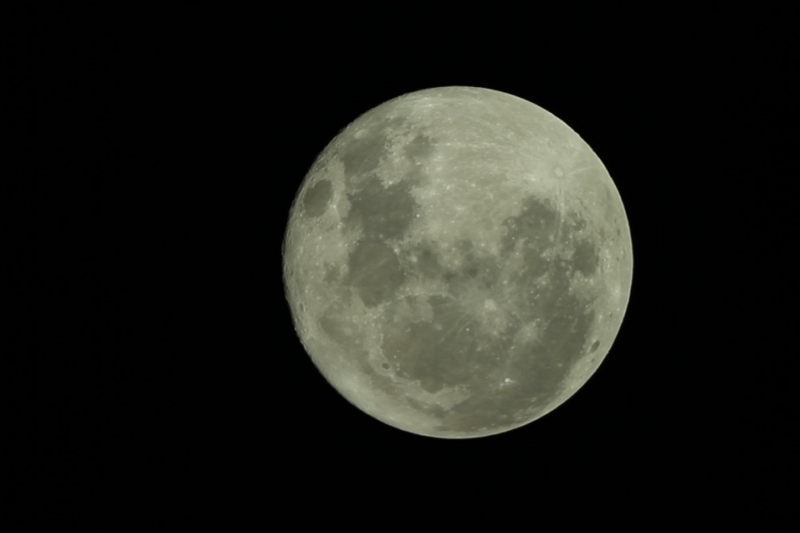 LUNA_1056x704_20120308-23h14m42s517.jpg